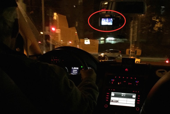 Taxifahrer in Freiburg mit Dashcam mit markierung